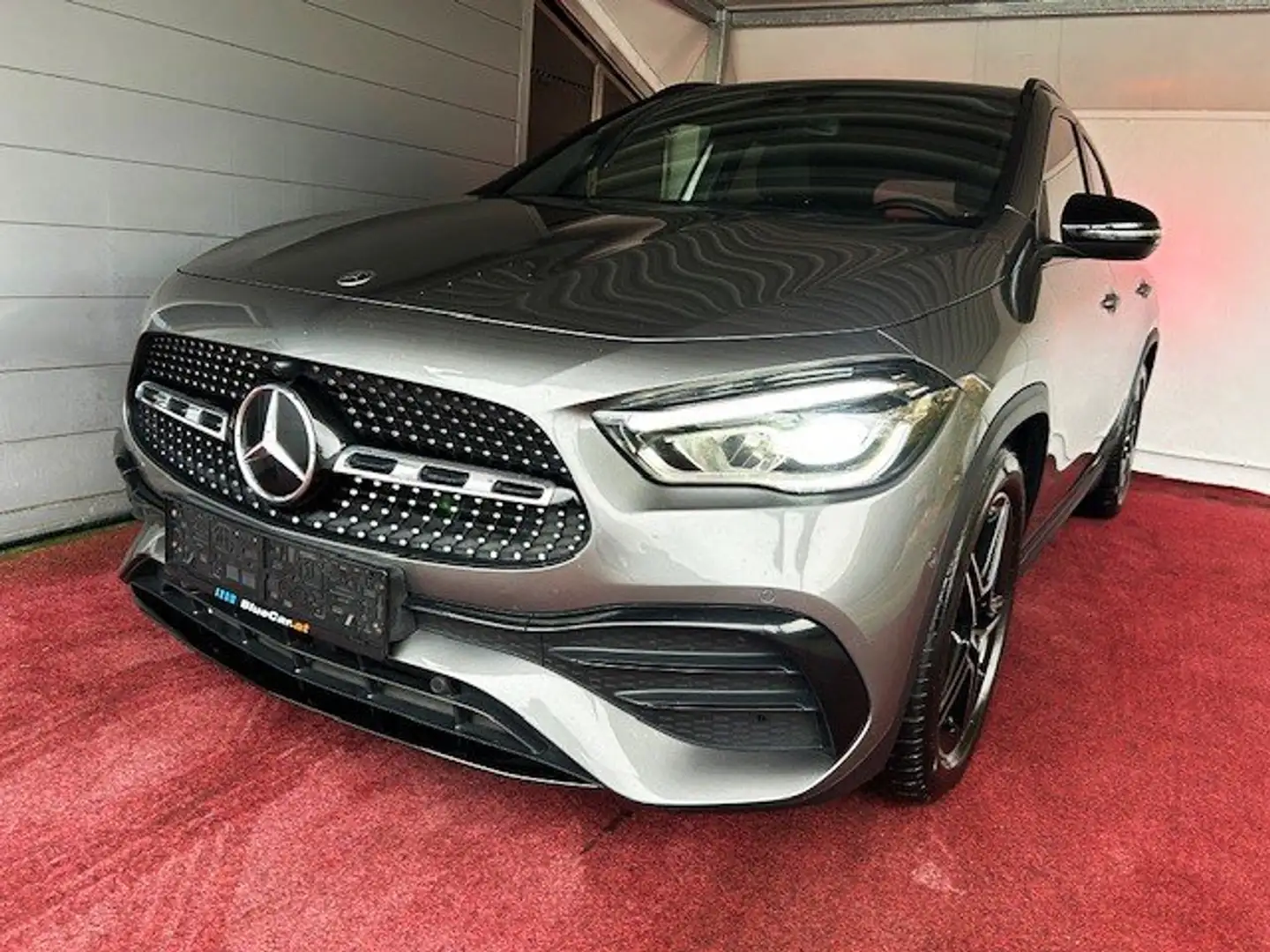 Mercedes-Benz GLA 200 AMG/Night Paket/AHK/neues Modell/Sportsit/GARANTIE Grau - 2
