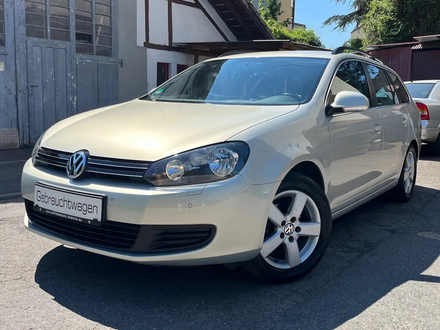 Volkswagen Golf Variant TÜV:07/2026,1.Hand,AHK,Klima,PDC,Gepflegt.... Grau - 1