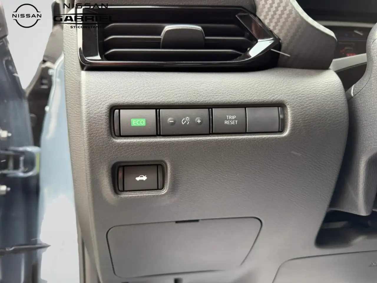 Nissan Sentra снимка Nissan Sentra