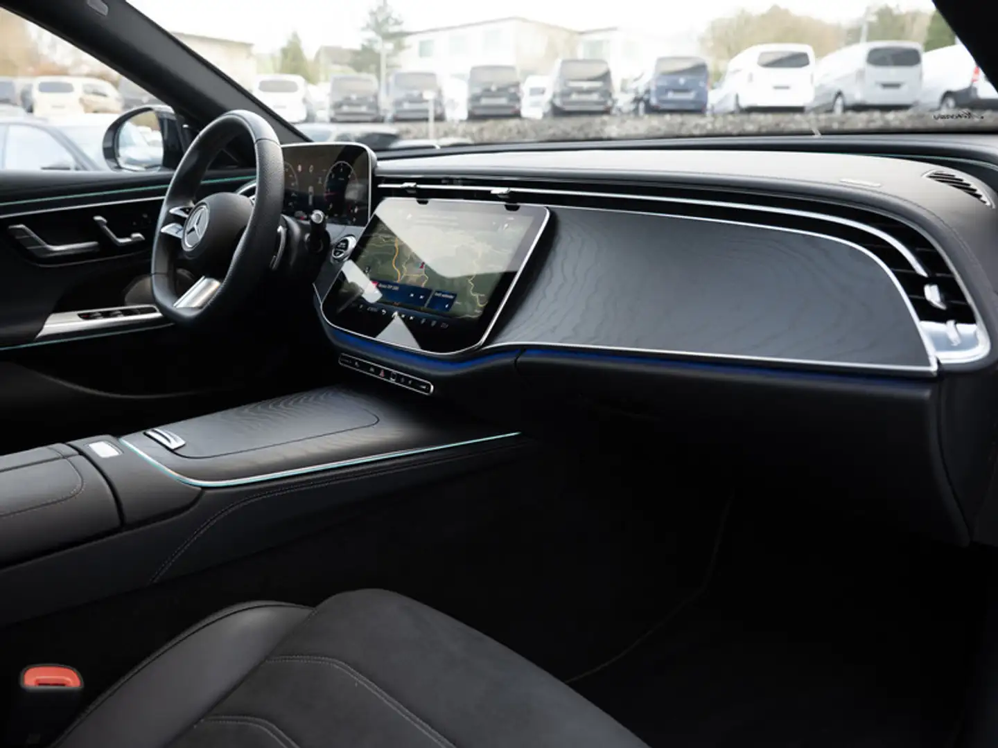 Mercedes-Benz E 450 d 4M T AMG-Sport/DIGITAL/Pano/AHK/Night/20 Alb - 2