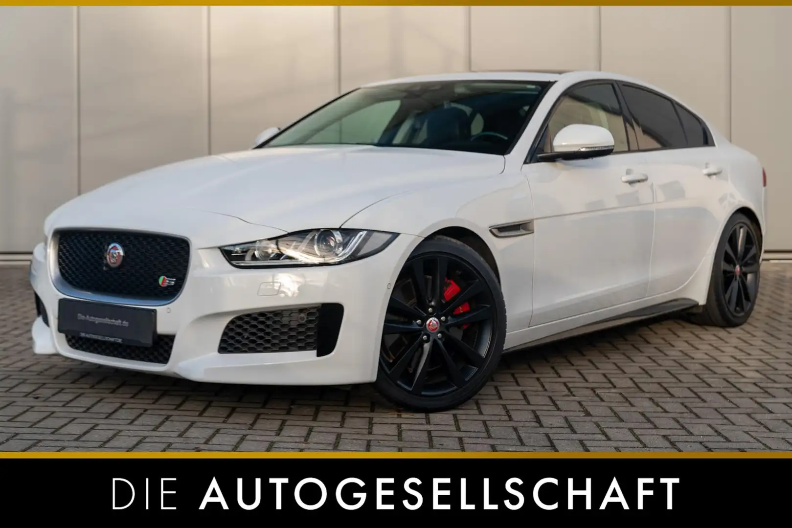 Jaguar XE S 3.0*XENON*NAVI*PANO*LEDER*MERIDIAN*360°* Weiß - 1