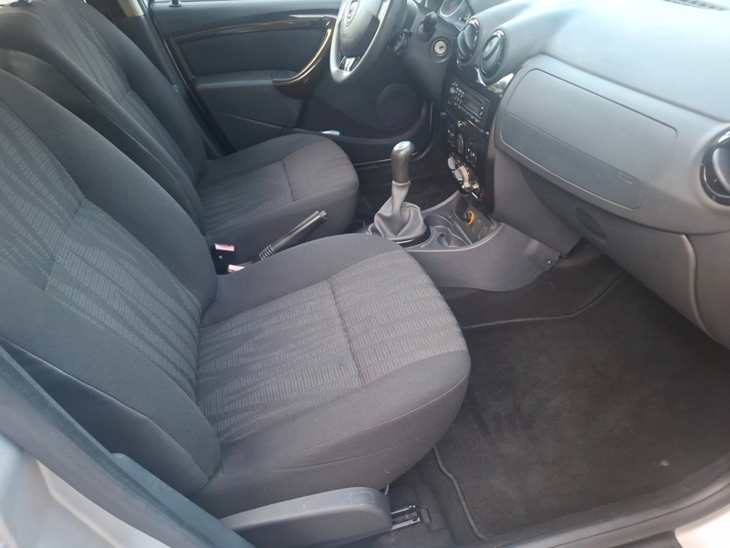 Dacia Duster I Laureate 4x2. 1.6 TÜV NEU — photo 15