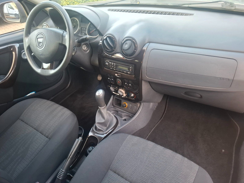 Dacia Duster I Laureate 4x2. 1.6 TÜV NEU — photo 13