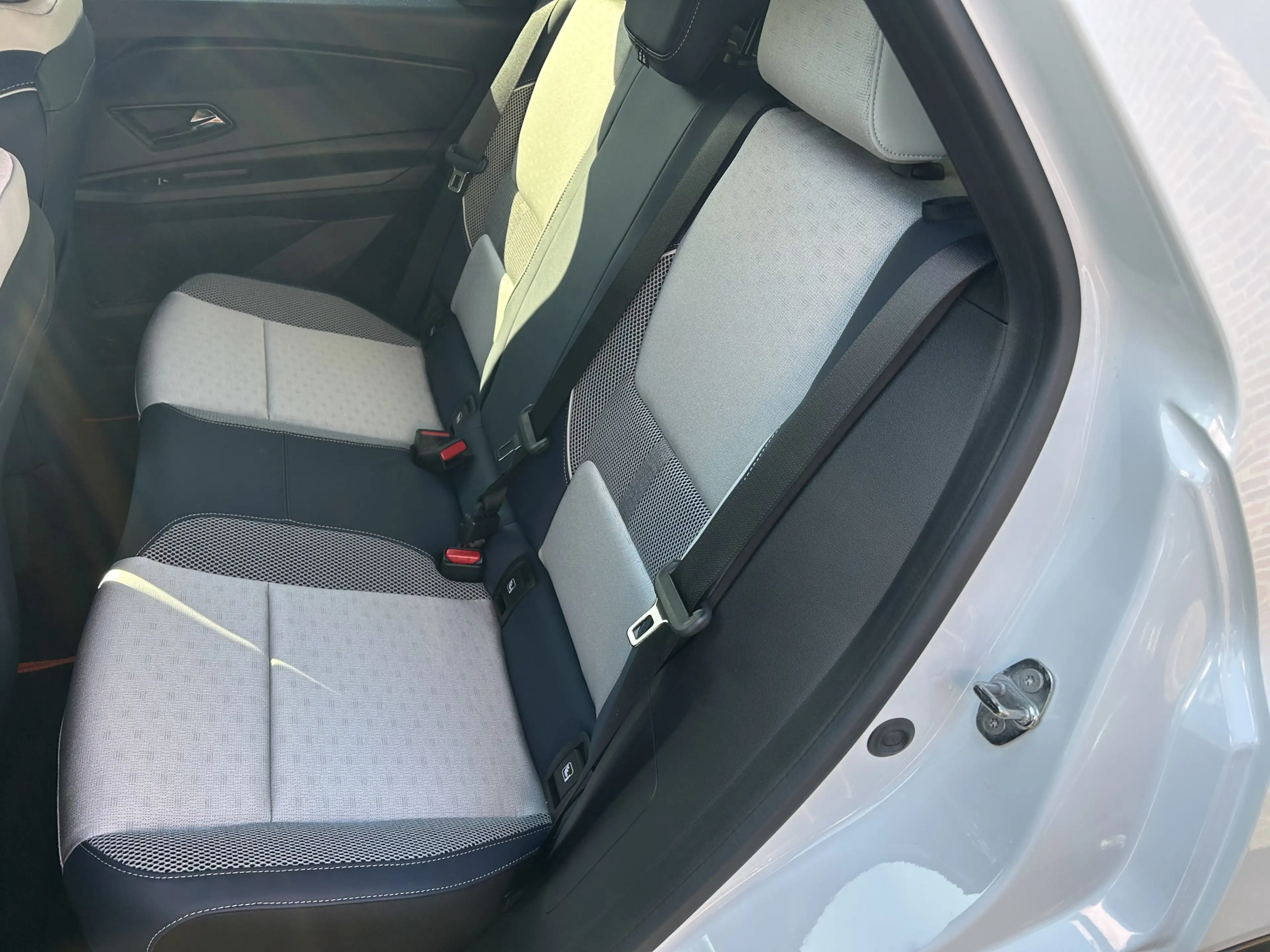 Renault R 5 comfort range Roland-Garros 52 kWh — photo 12