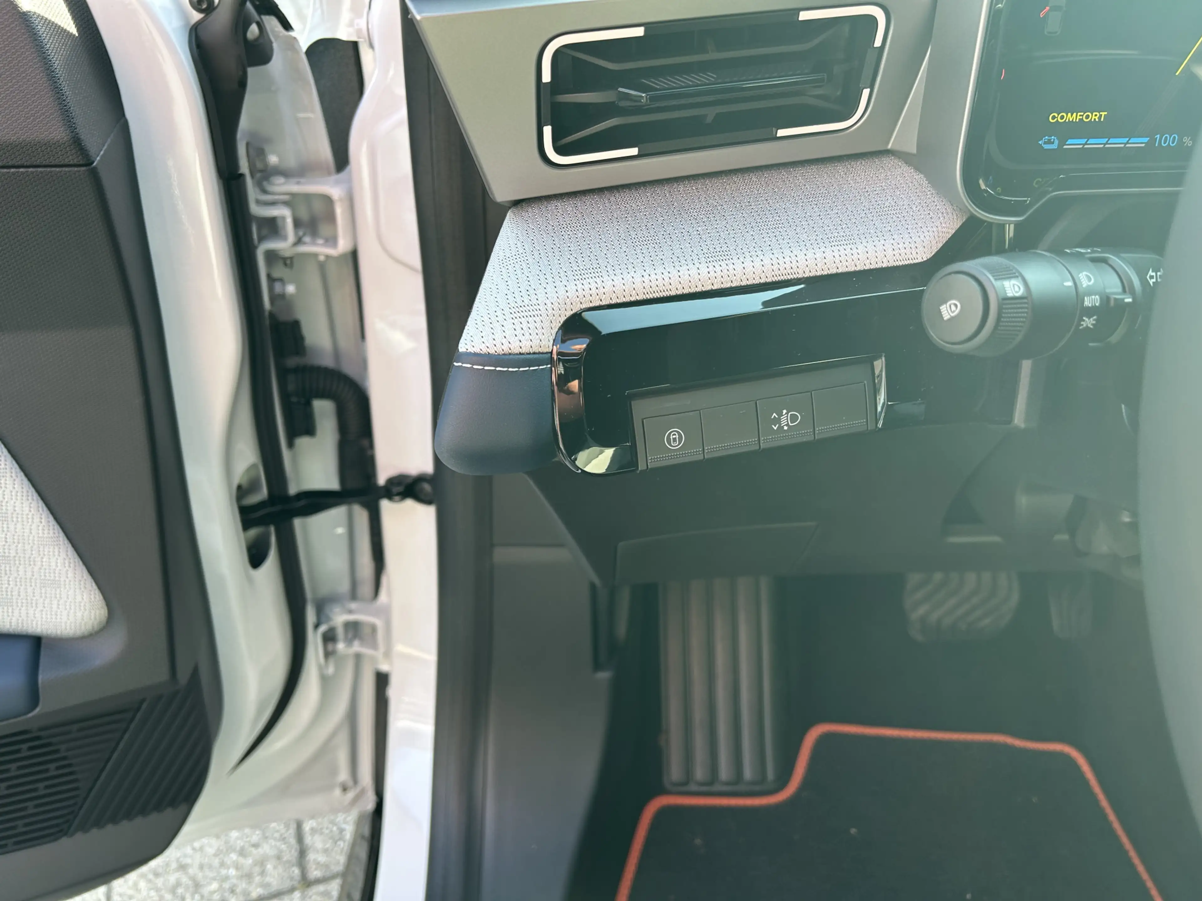Renault R 5 comfort range Roland-Garros 52 kWh — photo 15