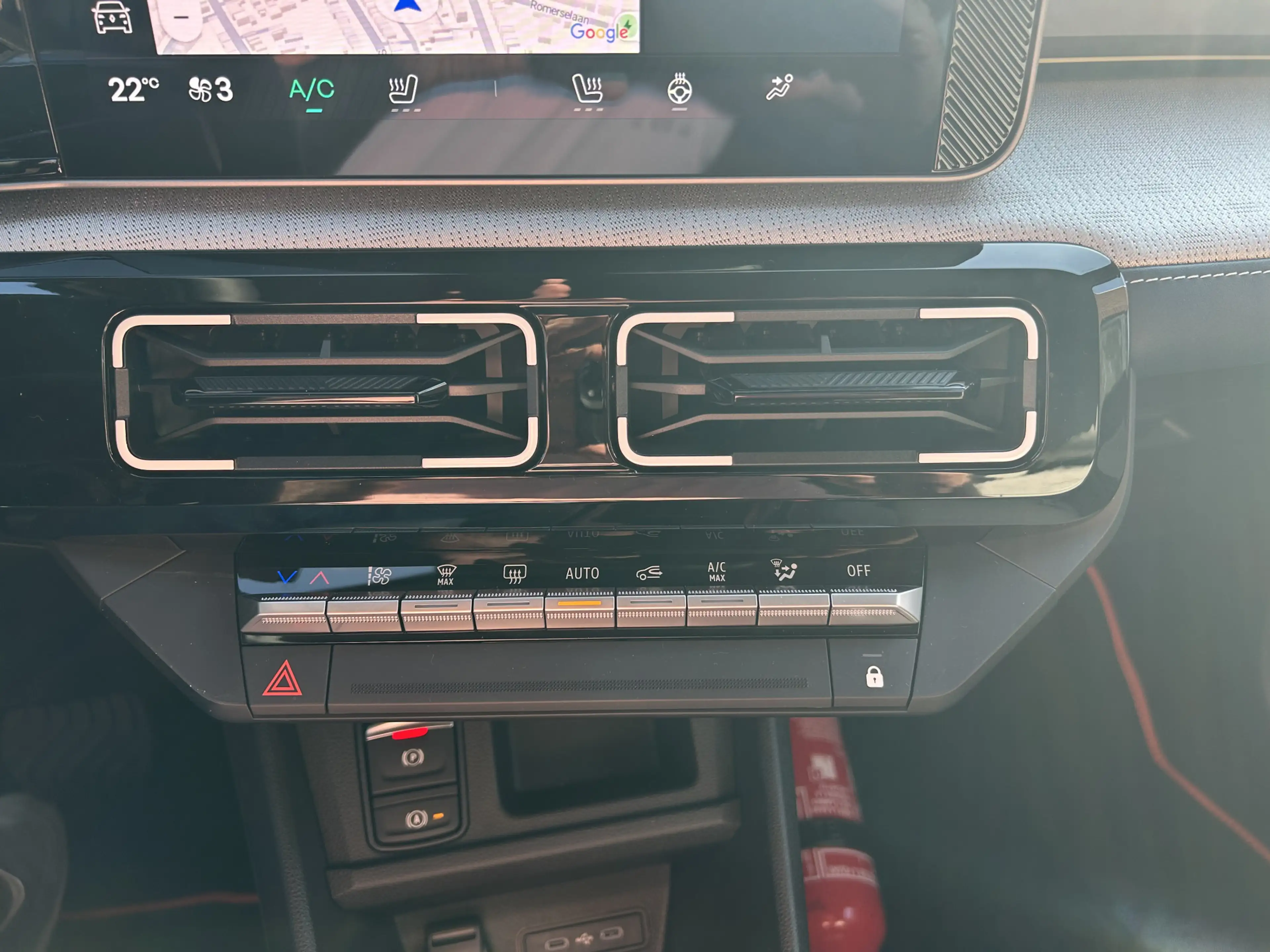 Renault R 5 comfort range Roland-Garros 52 kWh — photo 20