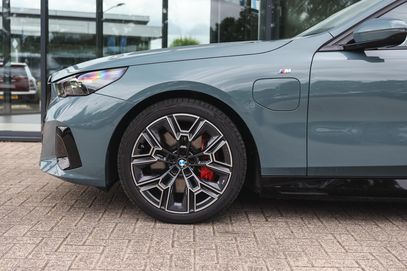 BMW 550 5 Serie Touring 550e xDrive M Sport Automaat / Tre — photo 4