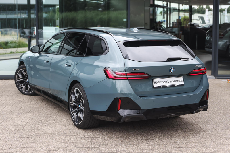 BMW 550 5 Serie Touring 550e xDrive M Sport Automaat / Tre — photo 2
