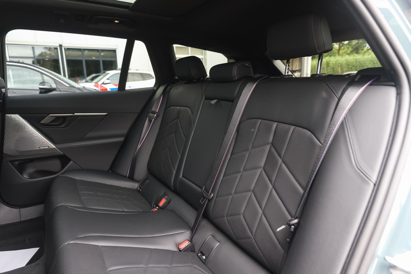 BMW 550 5 Serie Touring 550e xDrive M Sport Automaat / Tre — photo 11