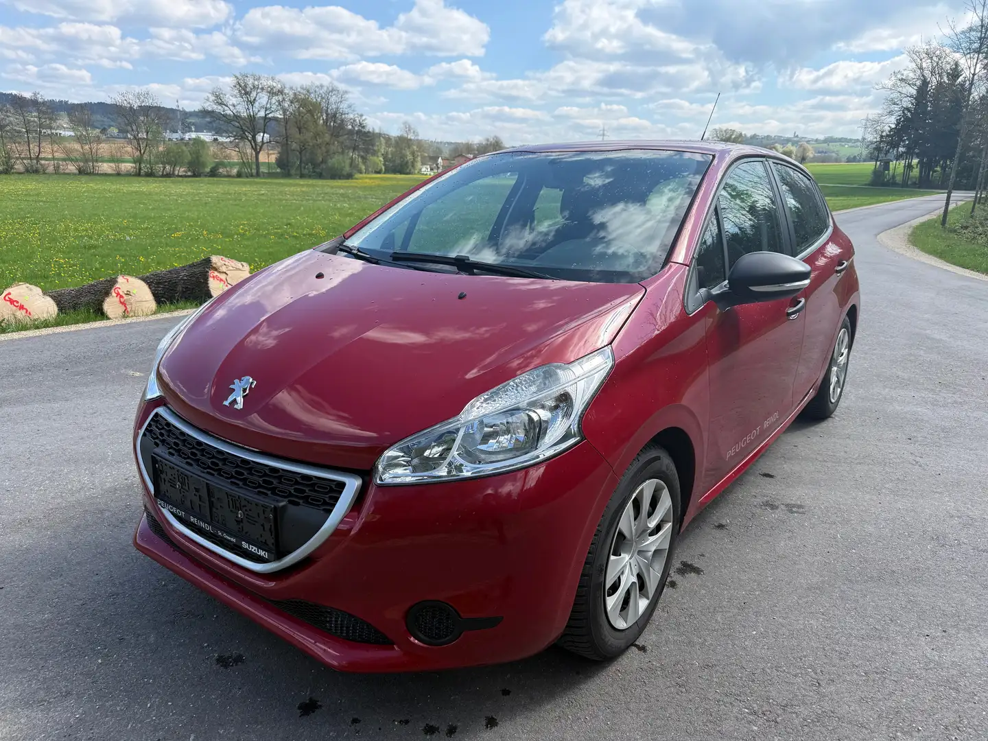 Peugeot 208 Rot - 1