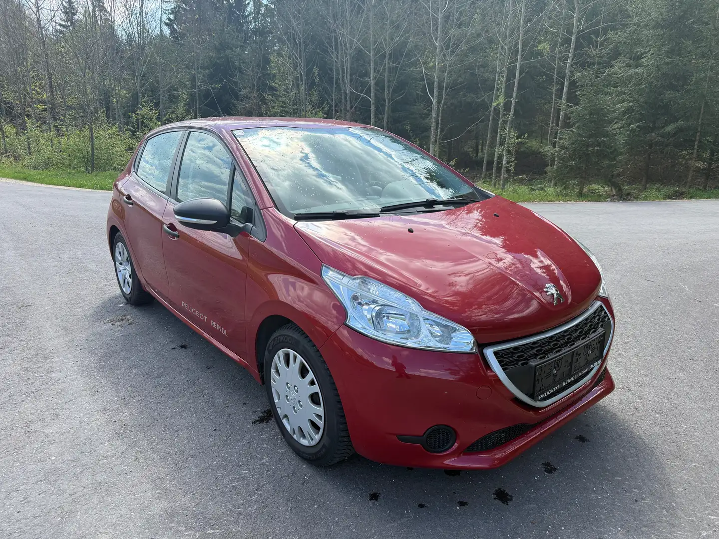 Peugeot 208 Rot - 2