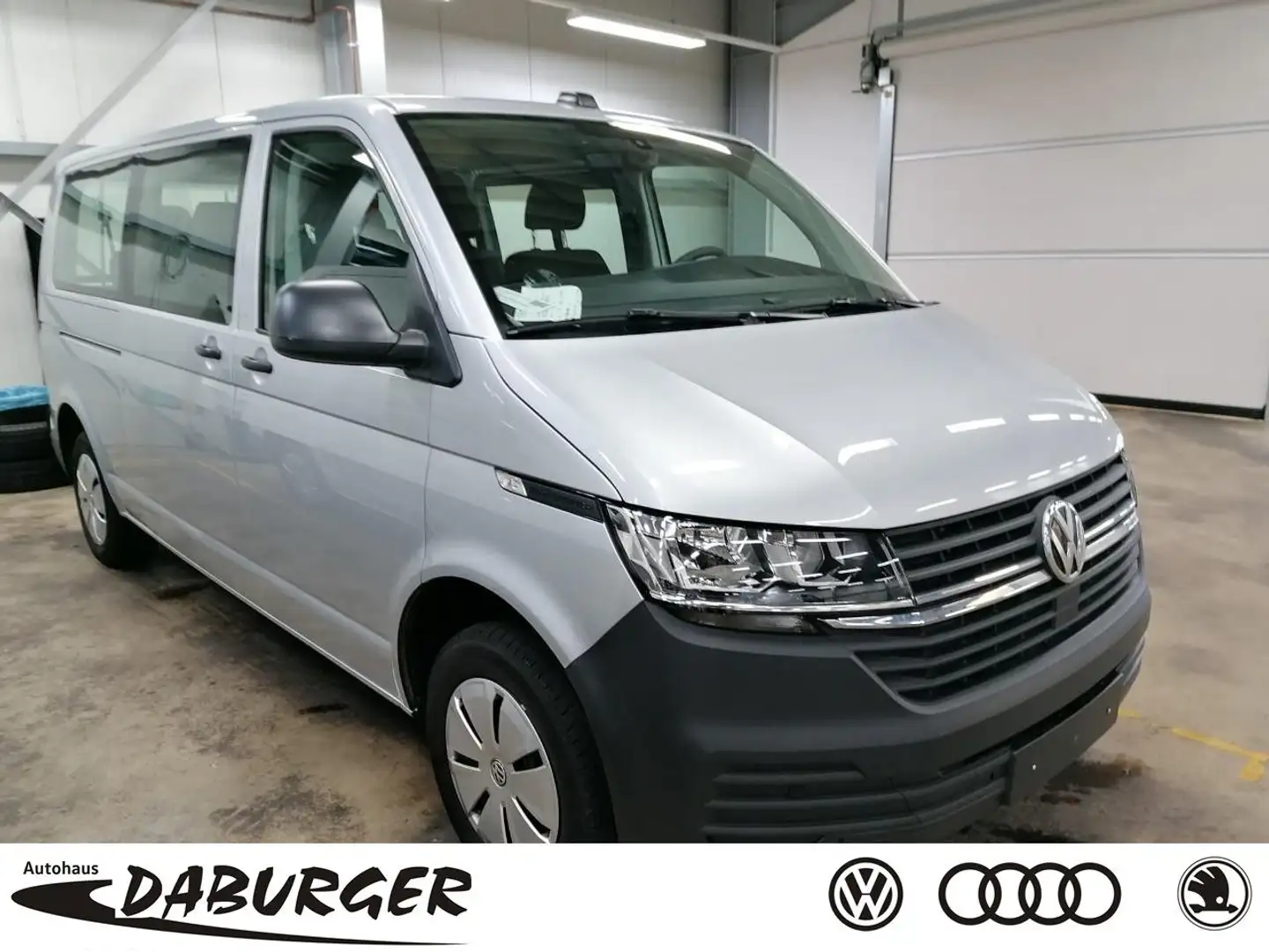 Volkswagen T6 Kombi T6.1 Transporter Kombi 2.0 TDI LR 9-Sitzer+AHK+ Silber - 1