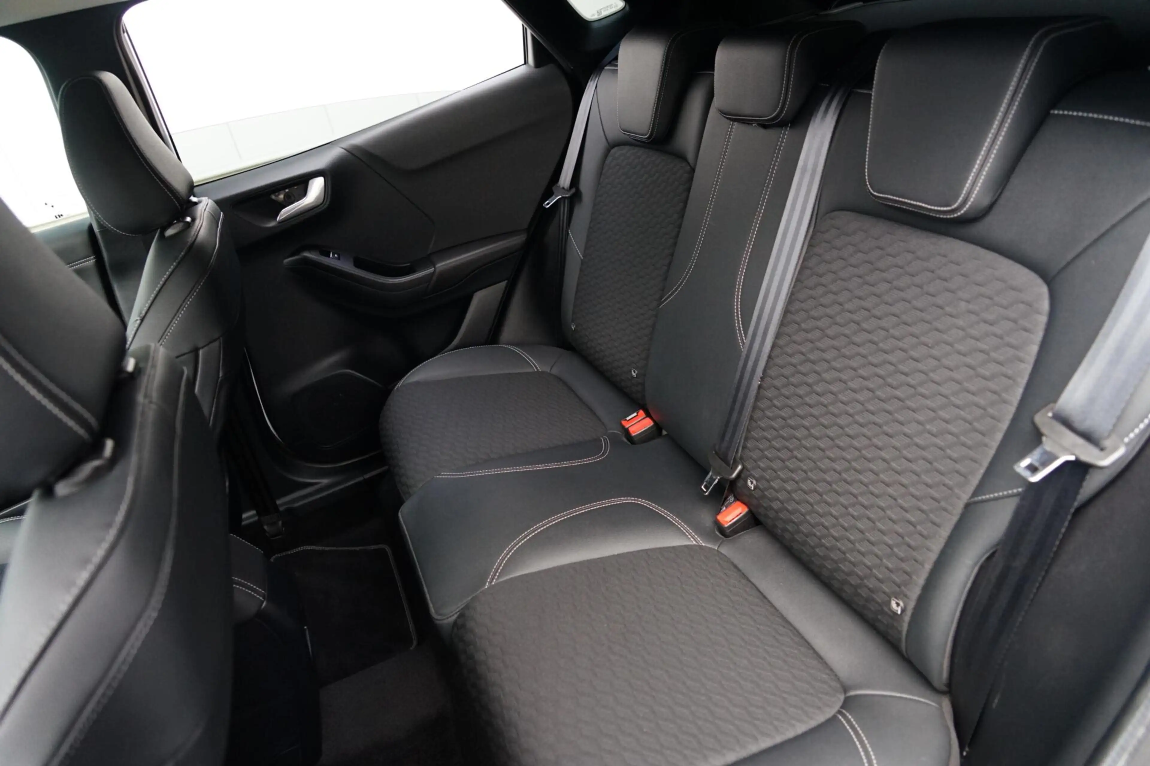 Ford Puma 1.0 EcoBoost Hybrid Titanium X, trekh. stoelverw. — photo 6