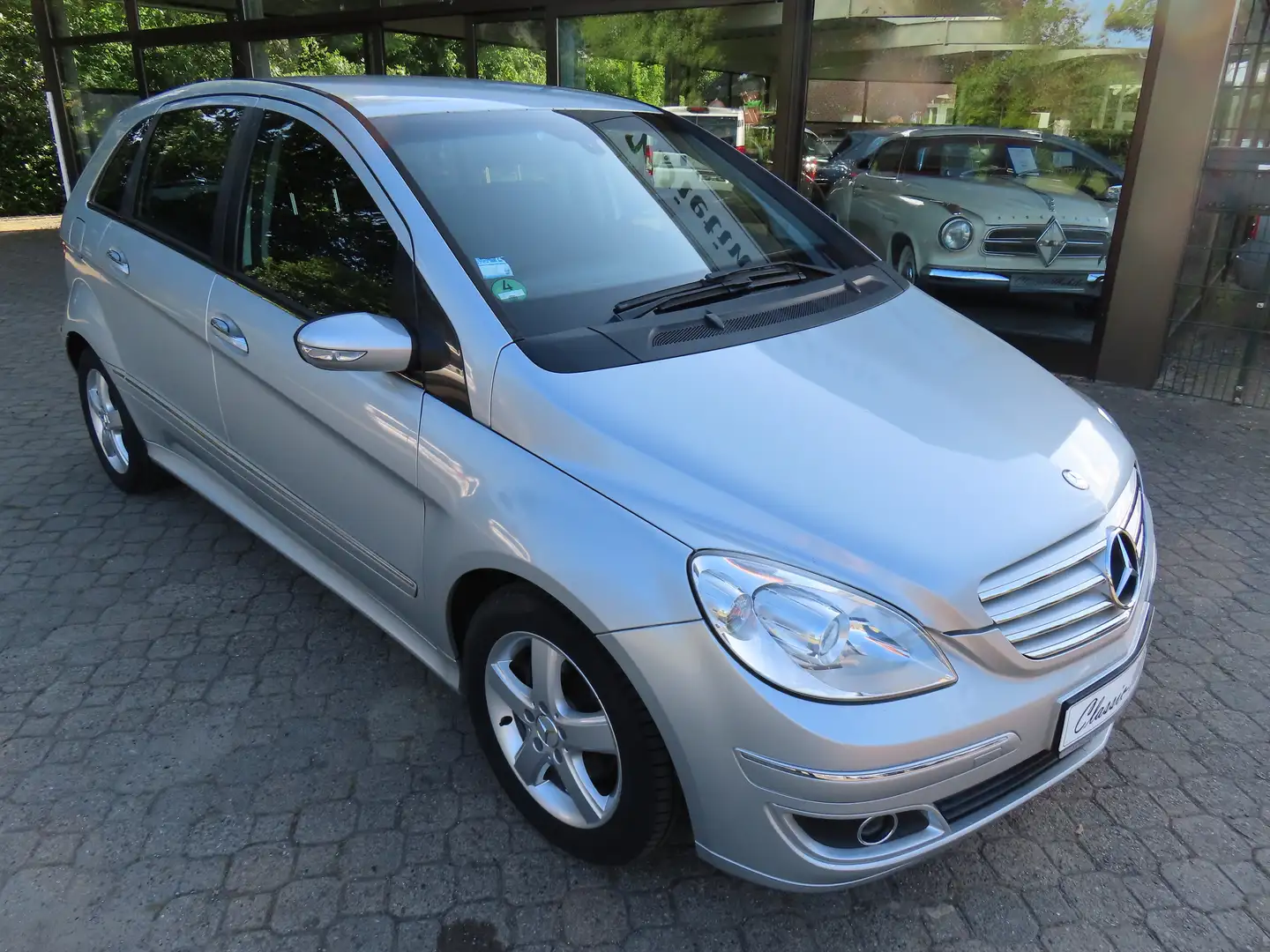 Mercedes-Benz B 200 CDI*nur 128 TKM*1.Hand*HU neu*Scheckheft*Automatik Silber - 1