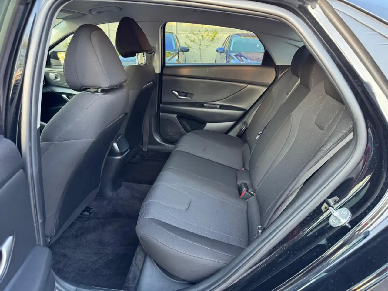 Hyundai ELANTRA снимка Hyundai ELANTRA