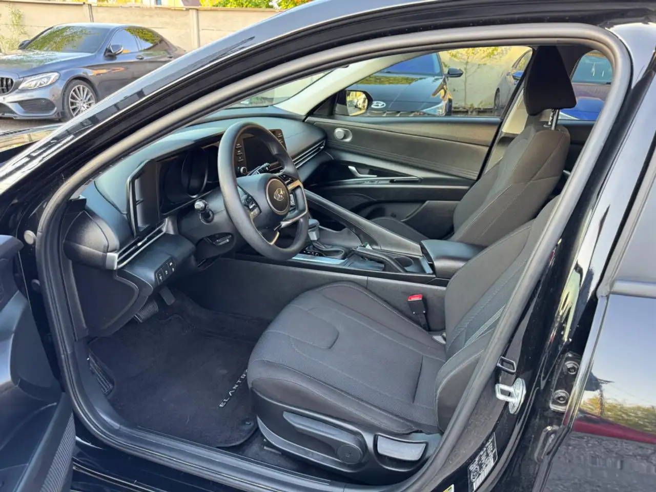 Hyundai ELANTRA снимка Hyundai ELANTRA
