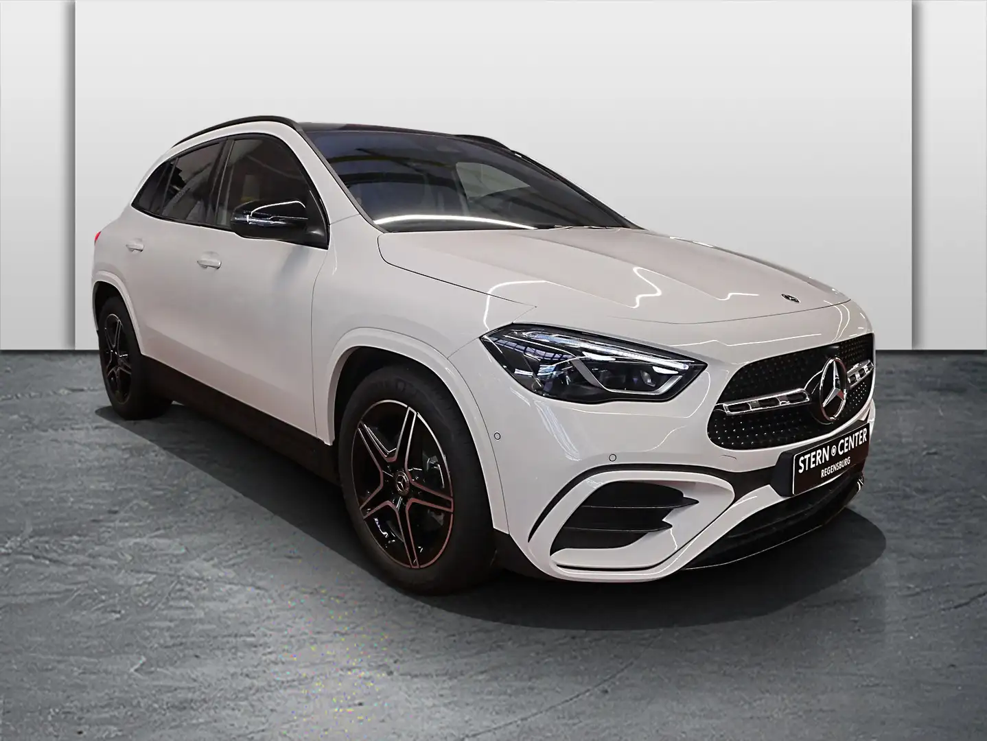 Mercedes-Benz GLA 180 AMG Blanc - 2