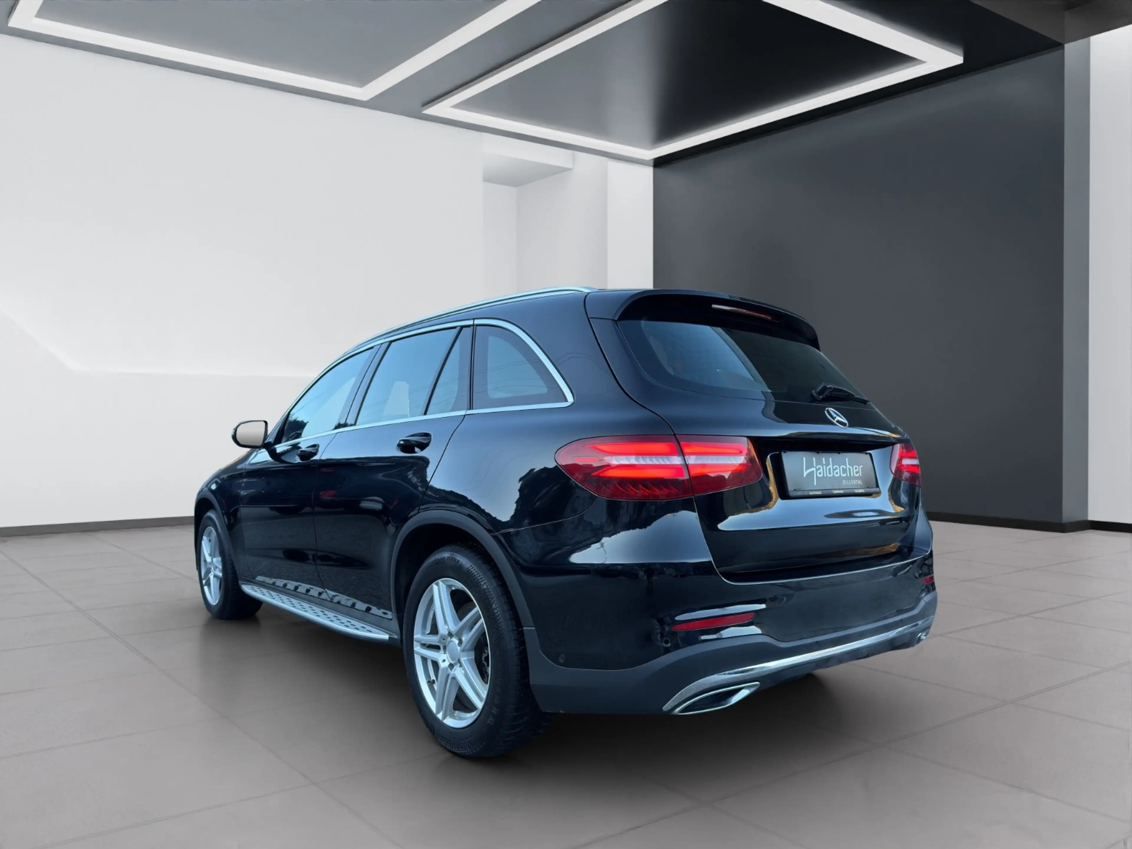 Mercedes-Benz GLC 350 d 4MATIC AMG AIR PTS Shz Ambi LED eHeck — photo 5