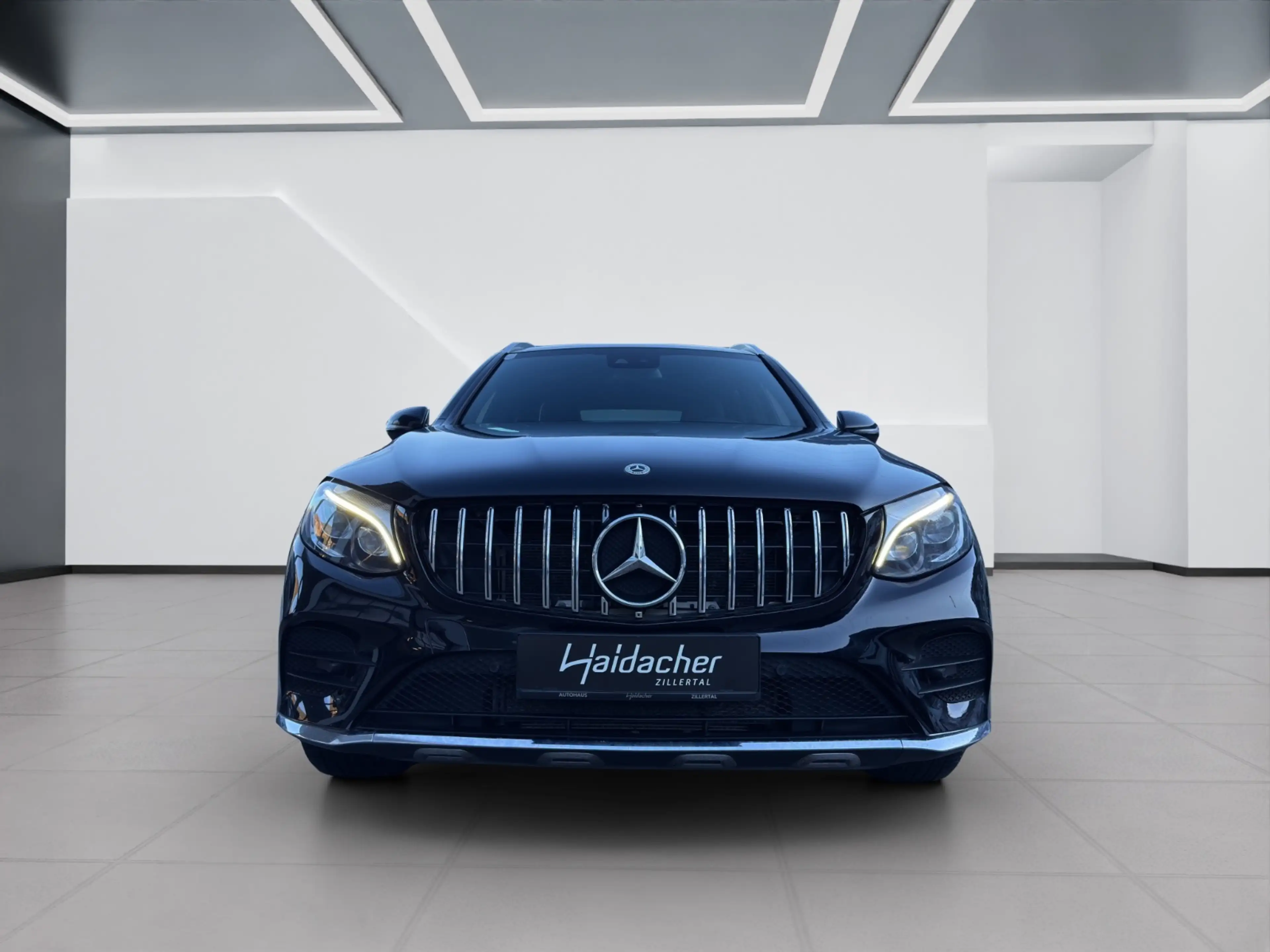 Mercedes-Benz GLC 350 d 4MATIC AMG AIR PTS Shz Ambi LED eHeck — photo 3