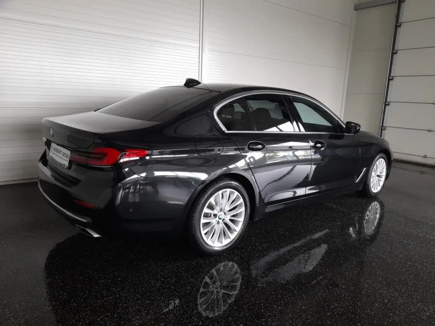 BMW 530 d LUXURY LINE Limo 4x4 Aut. *ADAPT LED / SOFTCLOSE / STANDHEIZUNG / NAVI / ACC / VOLLLEDER & MEMORY / HEAD-UP / HIFI SOUN Schwarz - 2