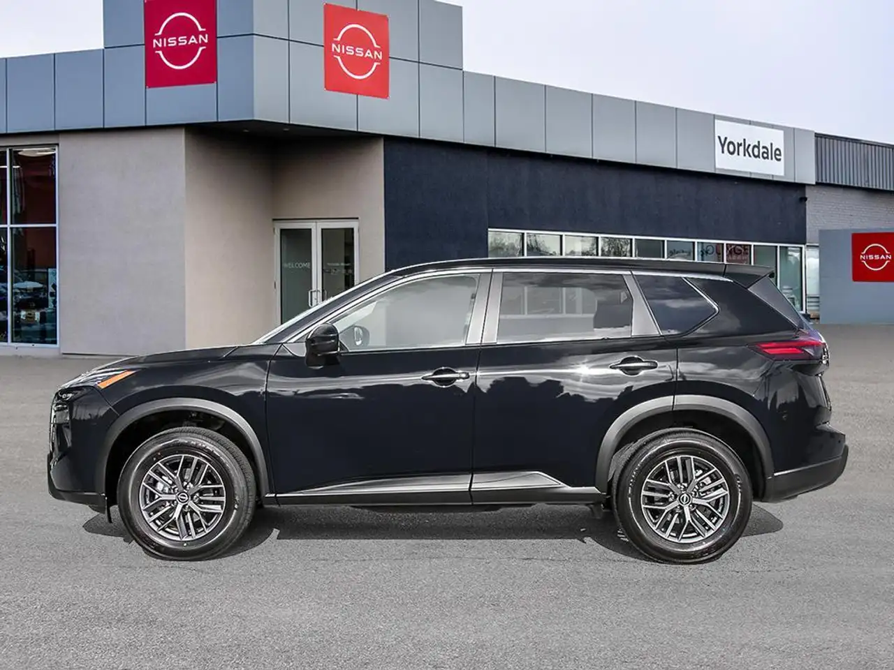 Nissan Rogue снимка Nissan Rogue