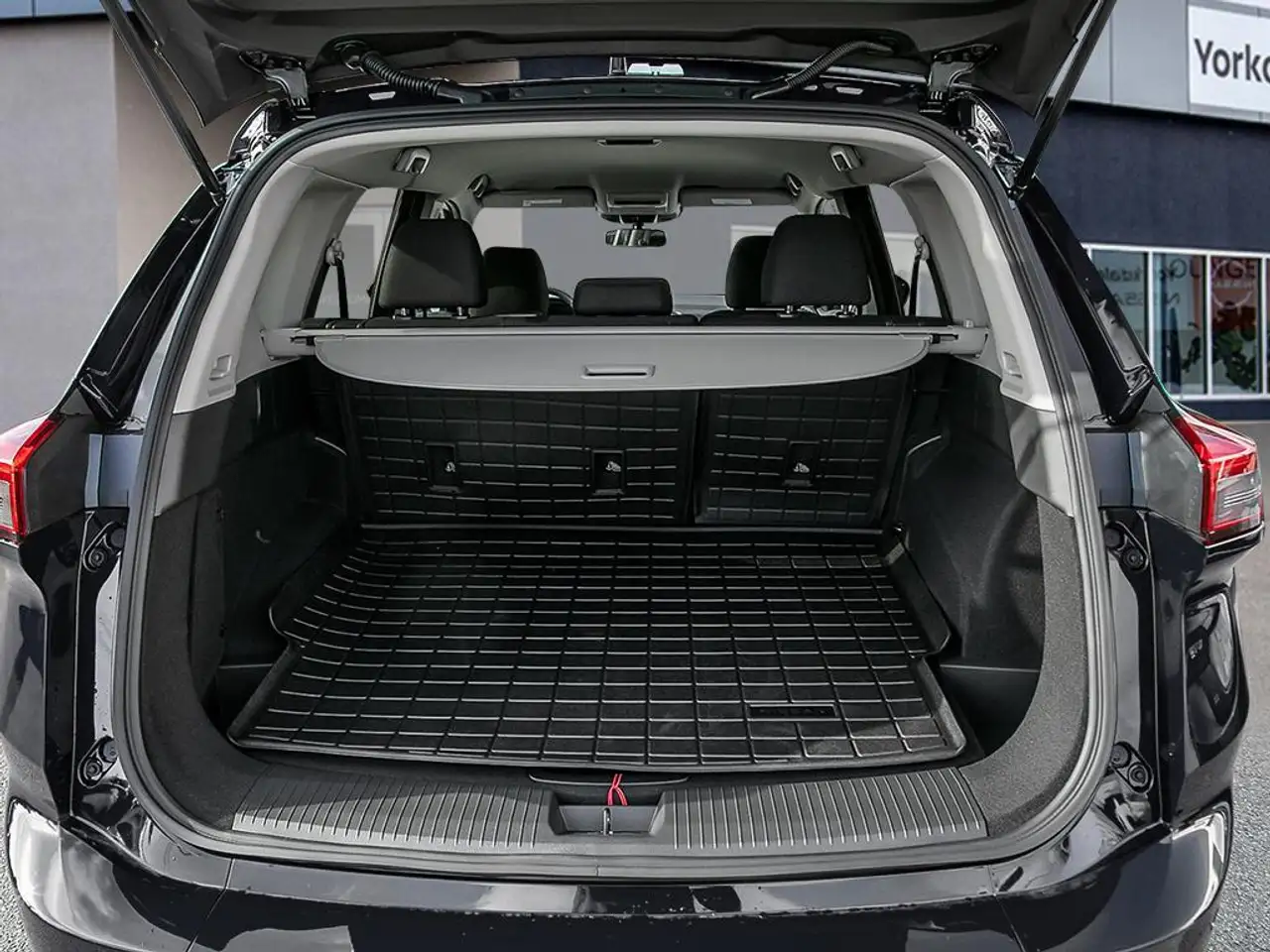 Nissan Rogue снимка Nissan Rogue