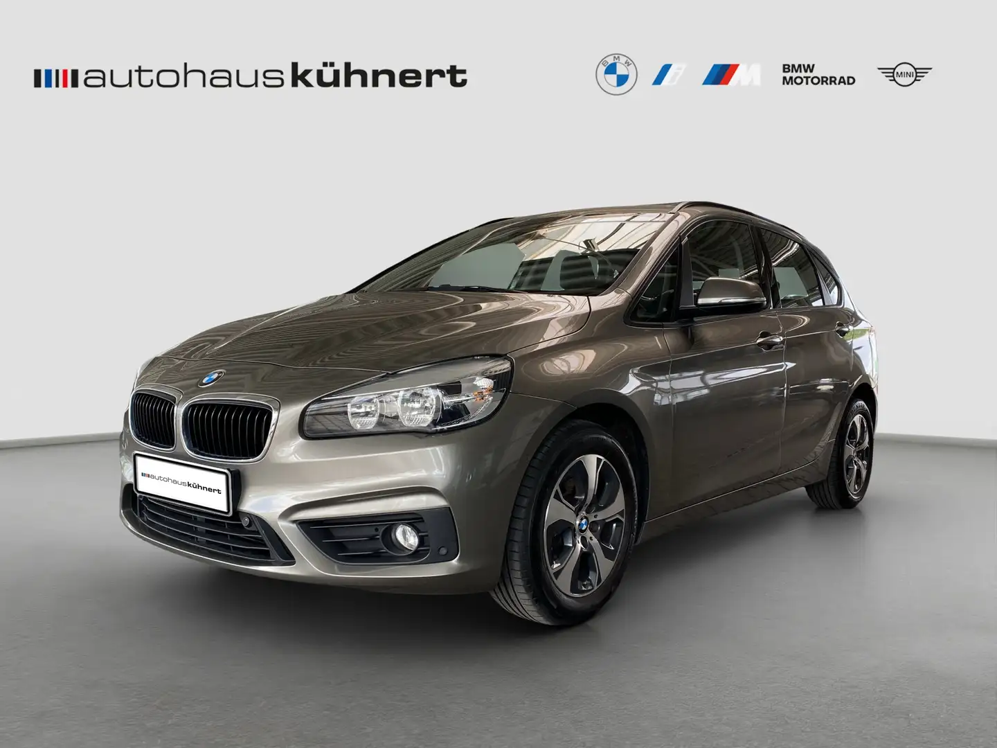 BMW 220 d xDrive Active Tourer +nur an Händler/Export+ Stříbrná - 1