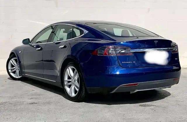 2014 Tesla Model S alt 2