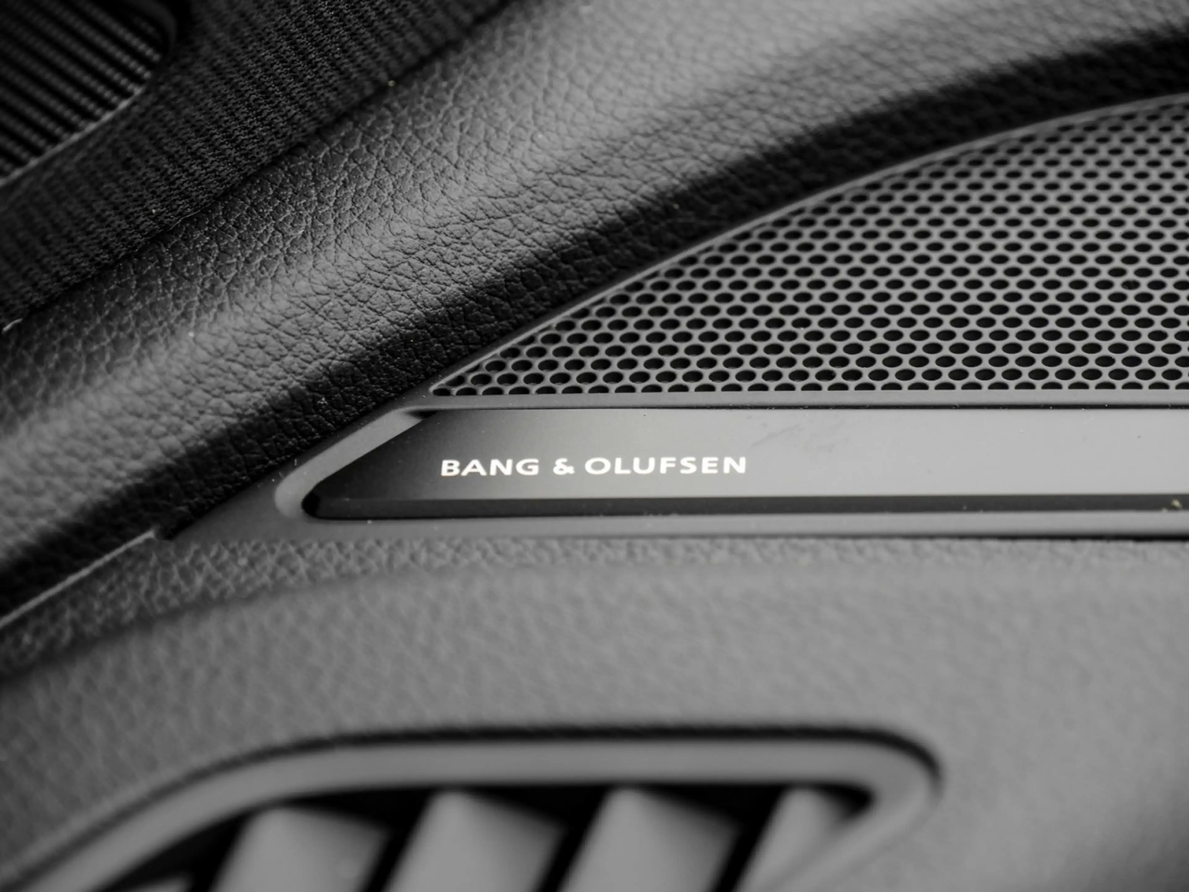 Audi Q5 40 Qu. S LINE PANO B&O AHK ALU20 KAMERA — photo 15