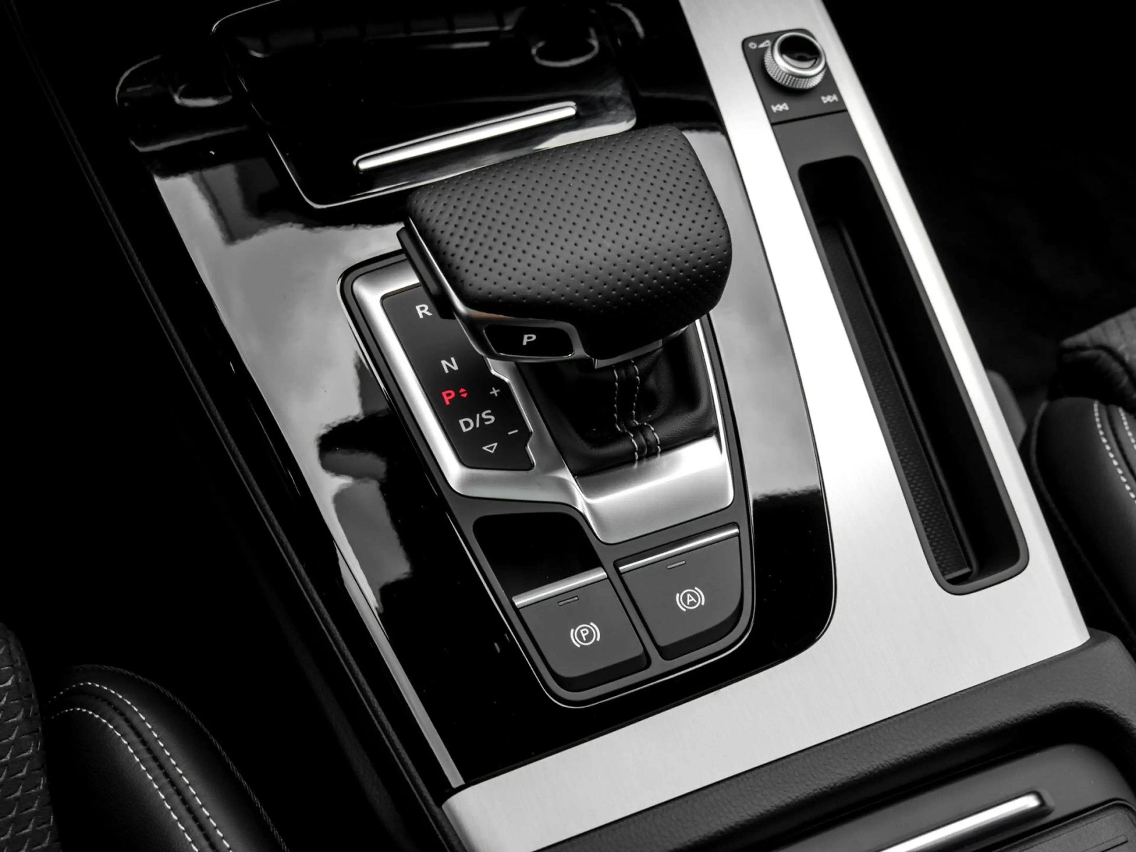 Audi Q5 40 Qu. S LINE PANO B&O AHK ALU20 KAMERA — photo 13