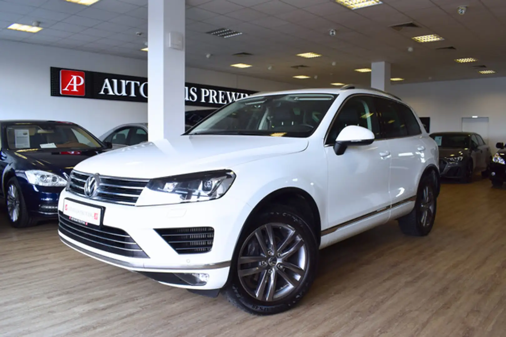 Volkswagen Touareg 3.0 V6 TDI BM LEDER/ AHK/ MTL.RATE 230,- Blanco - 1