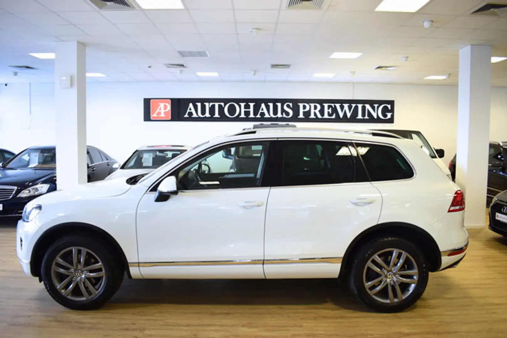 Volkswagen Touareg 3.0 V6 TDI BM LEDER/ AHK/ MTL.RATE 230,- Blanc - 2