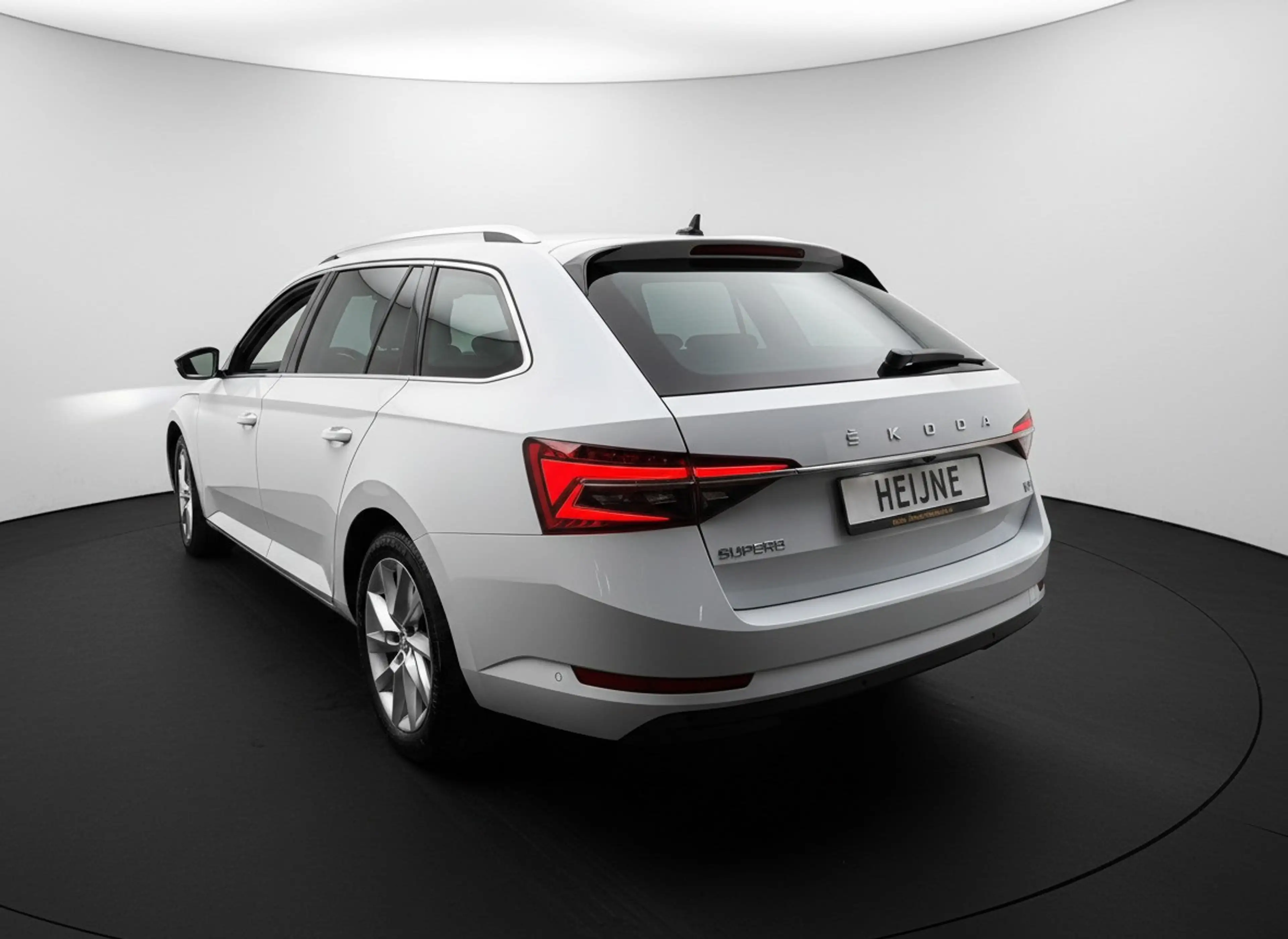 Skoda Superb Combi TSI iV 218PK HYBIRDE DSG STYLE VIRTUAL/CAMER — photo 10