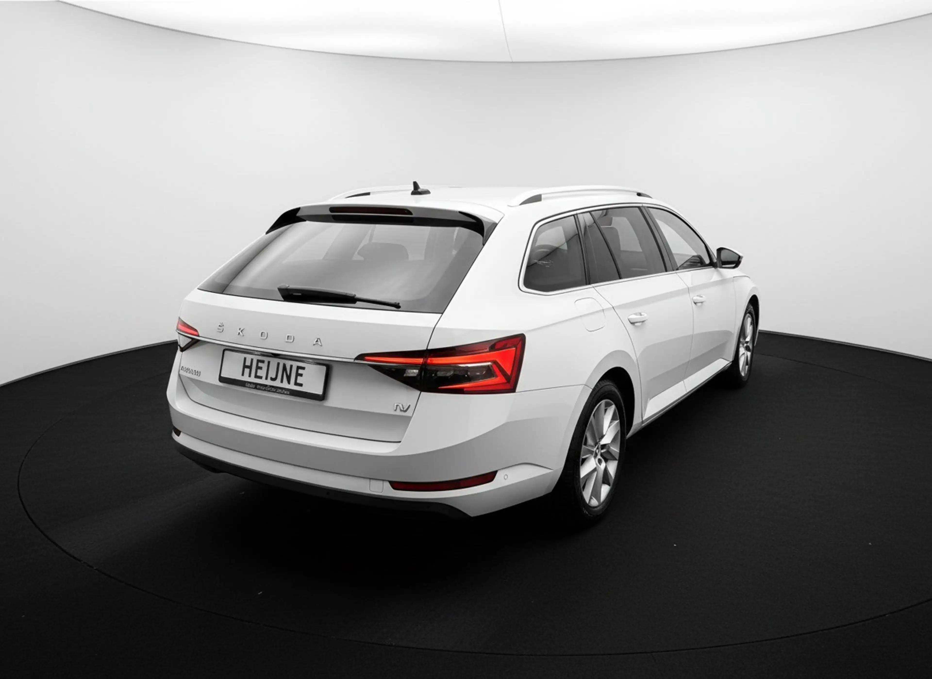 Skoda Superb Combi TSI iV 218PK HYBIRDE DSG STYLE VIRTUAL/CAMER — photo 13