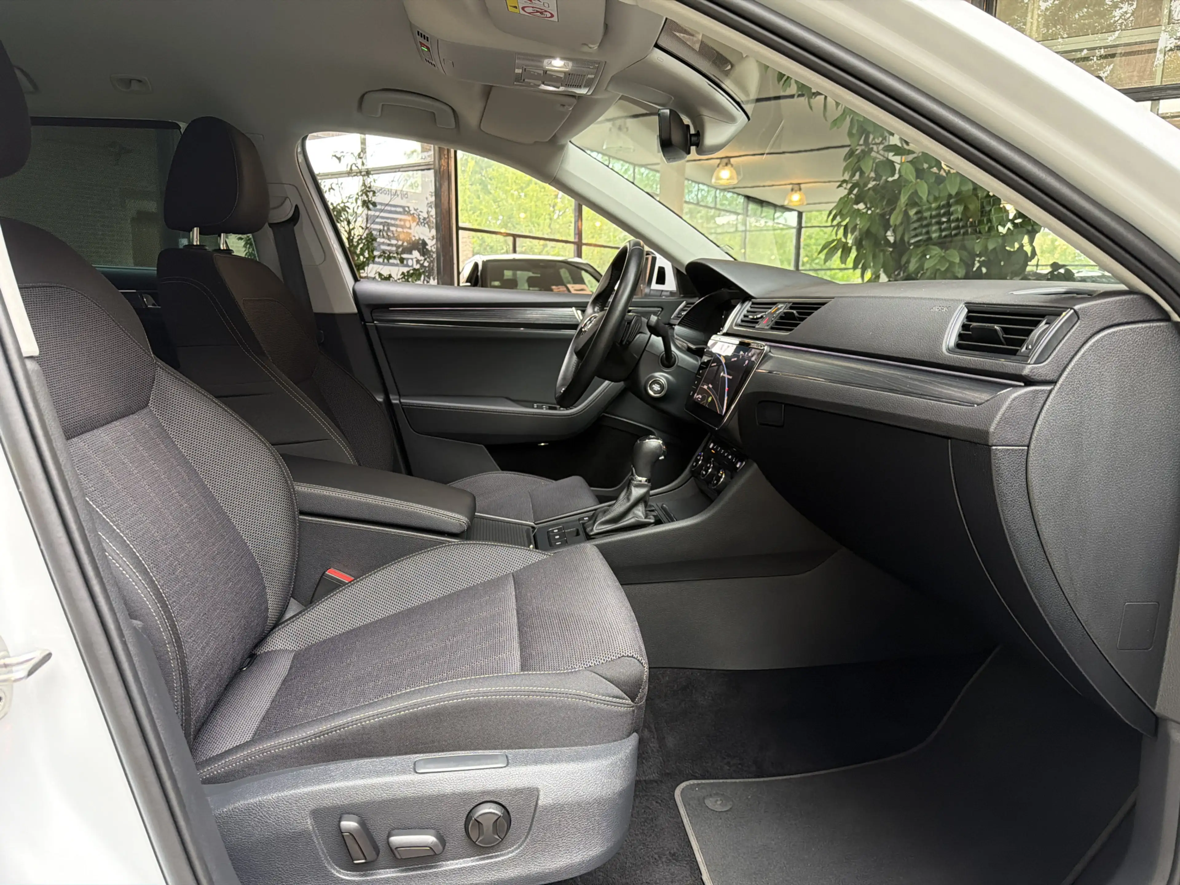 Skoda Superb Combi TSI iV 218PK HYBIRDE DSG STYLE VIRTUAL/CAMER — photo 42