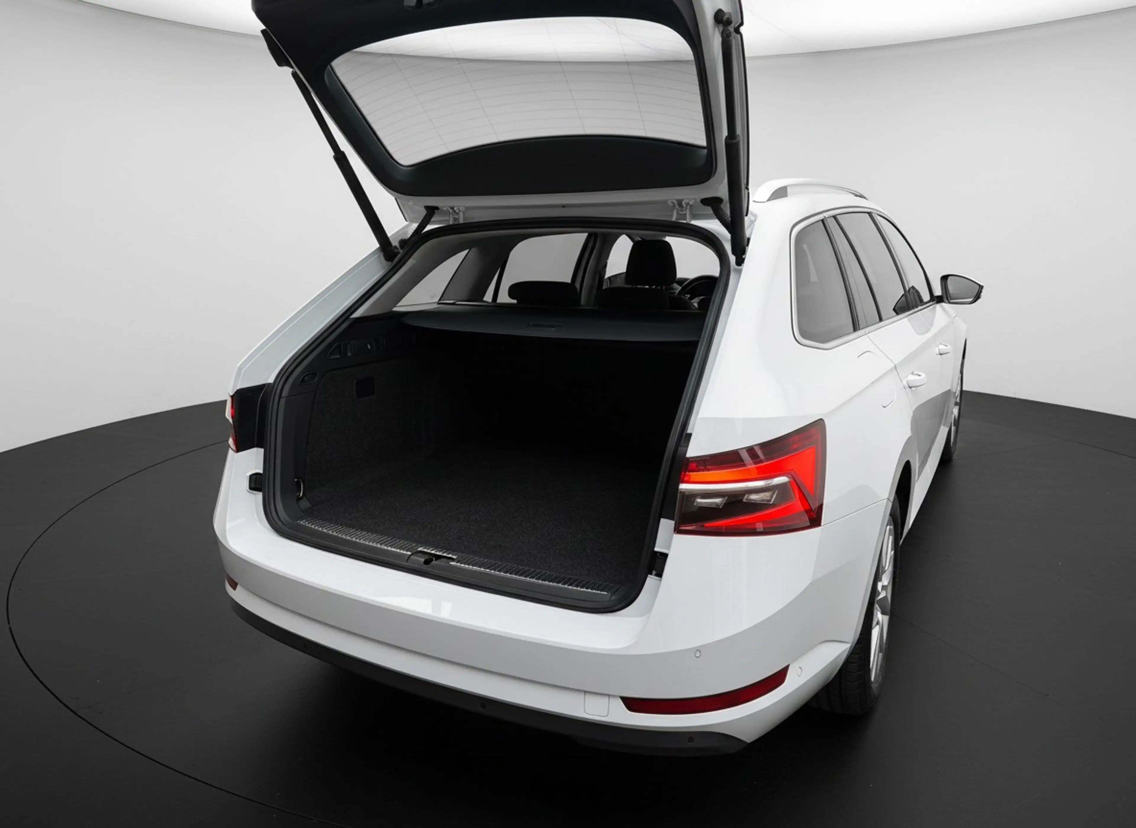 Skoda Superb Combi TSI iV 218PK HYBIRDE DSG STYLE VIRTUAL/CAMER — photo 12