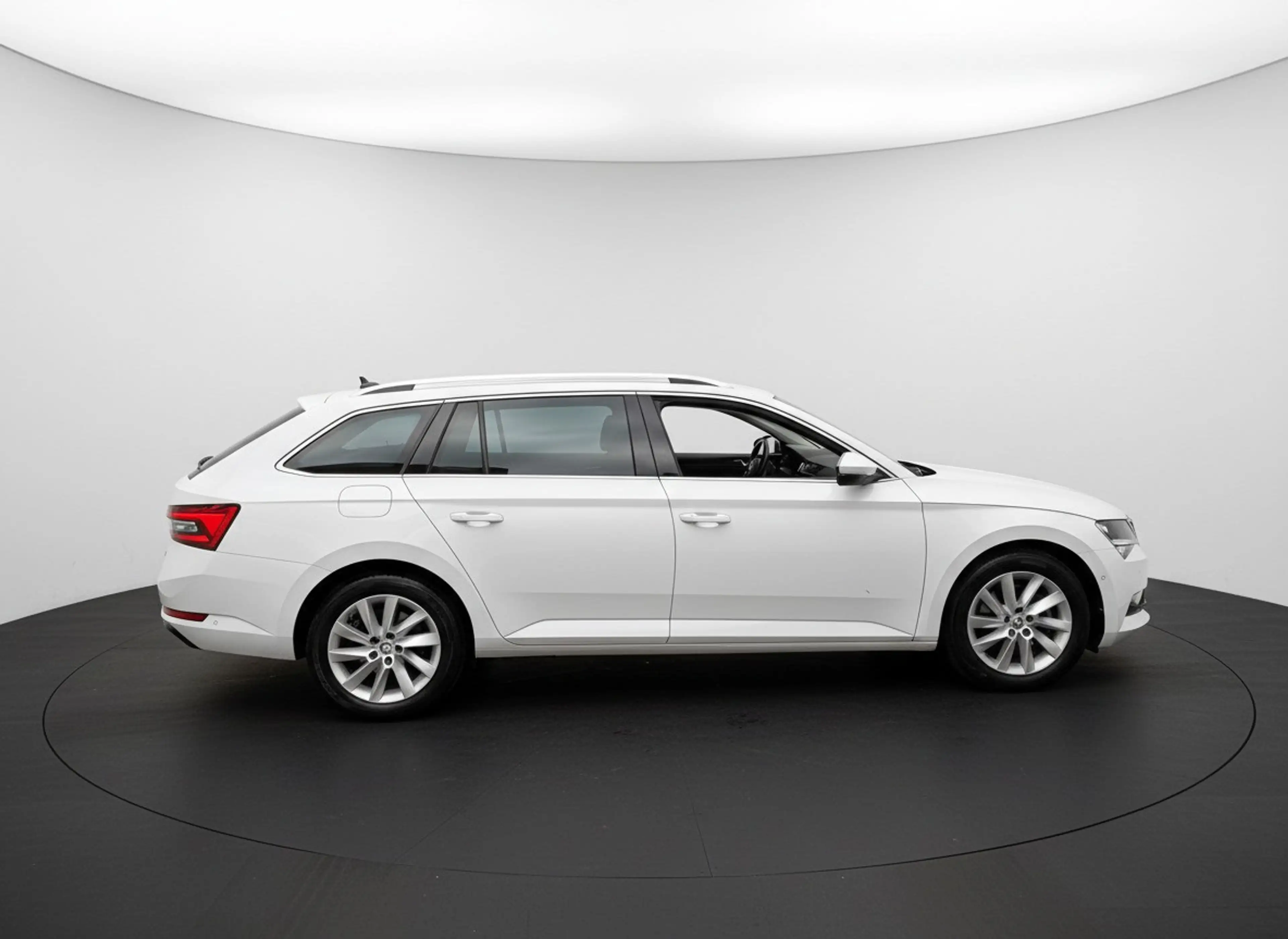 Skoda Superb Combi TSI iV 218PK HYBIRDE DSG STYLE VIRTUAL/CAMER — photo 9