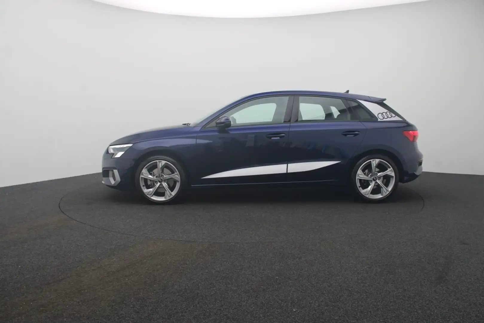 Audi A3 Sportback 40 TDI quattro . Matrix Navi AHK Bleu - 2