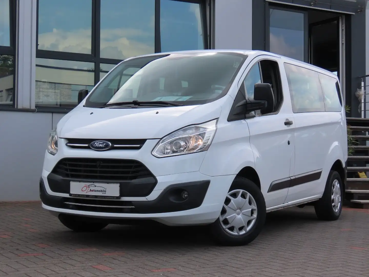 Ford Transit Custom 310 L1H1 9-Sitzer White - 2