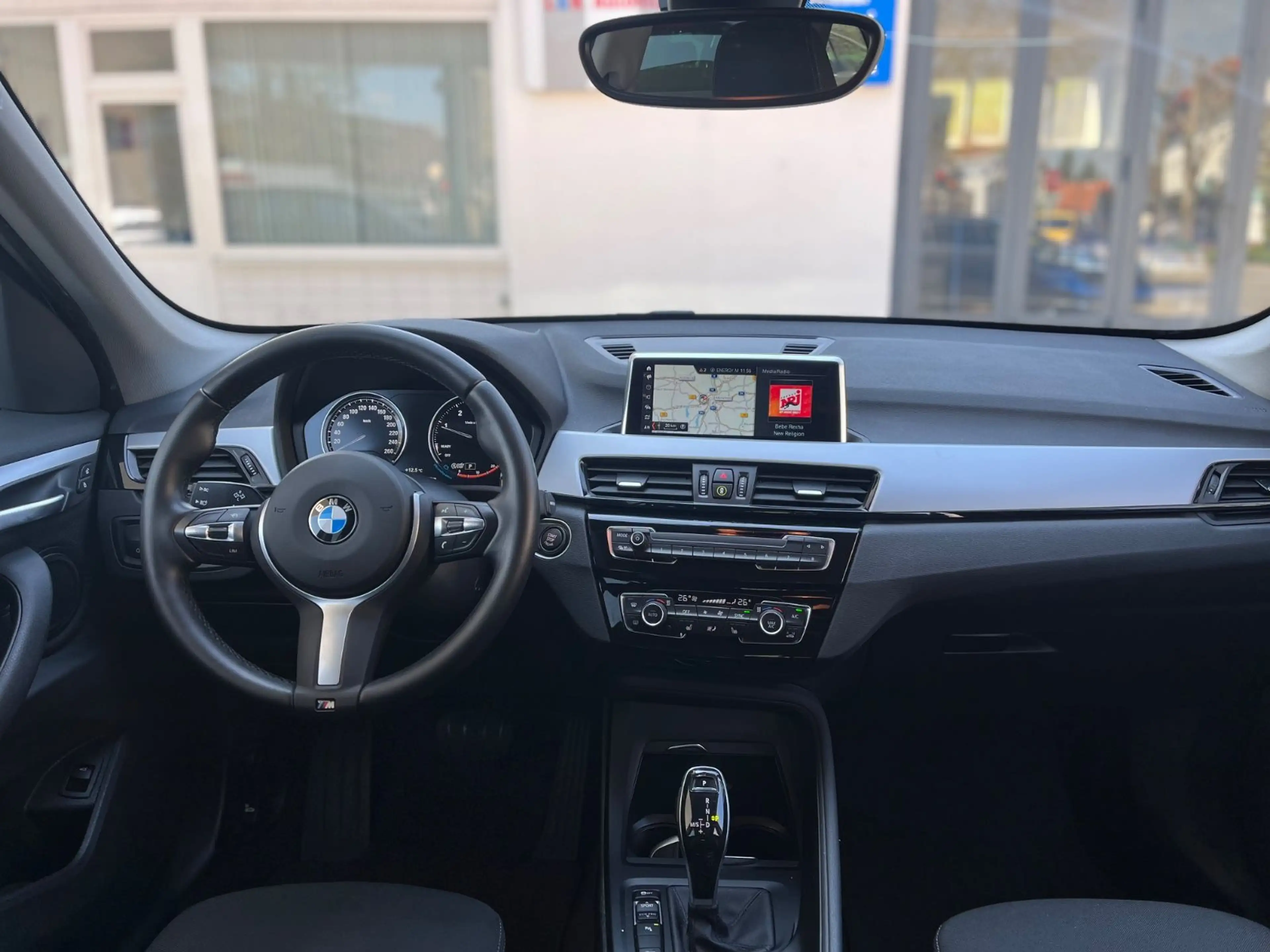 BMW X1 xDrive 18d Aut. Navi+LED+DrivAss+R-Kamera — photo 13