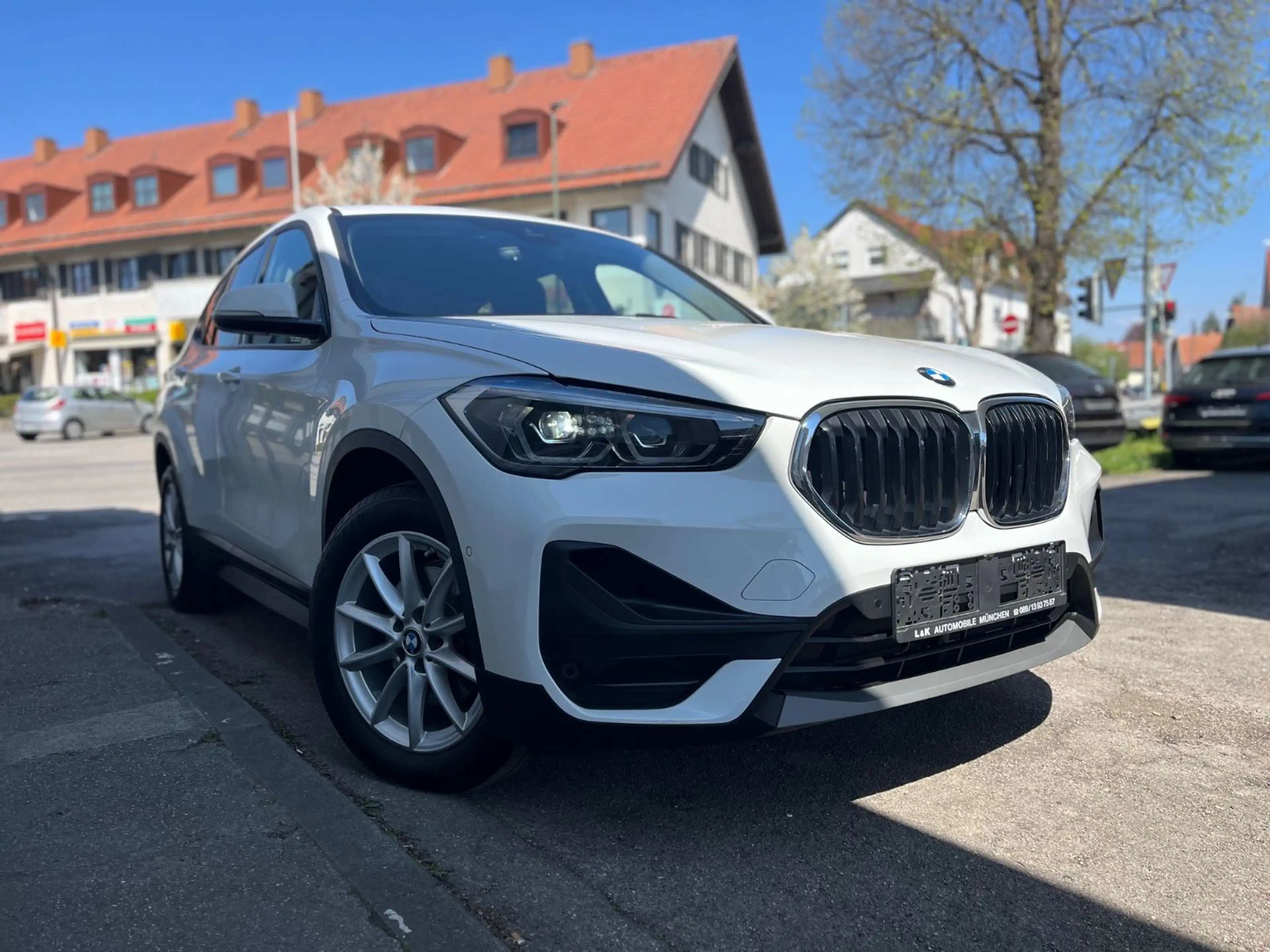 BMW X1 xDrive 18d Aut. Navi+LED+DrivAss+R-Kamera — photo 3