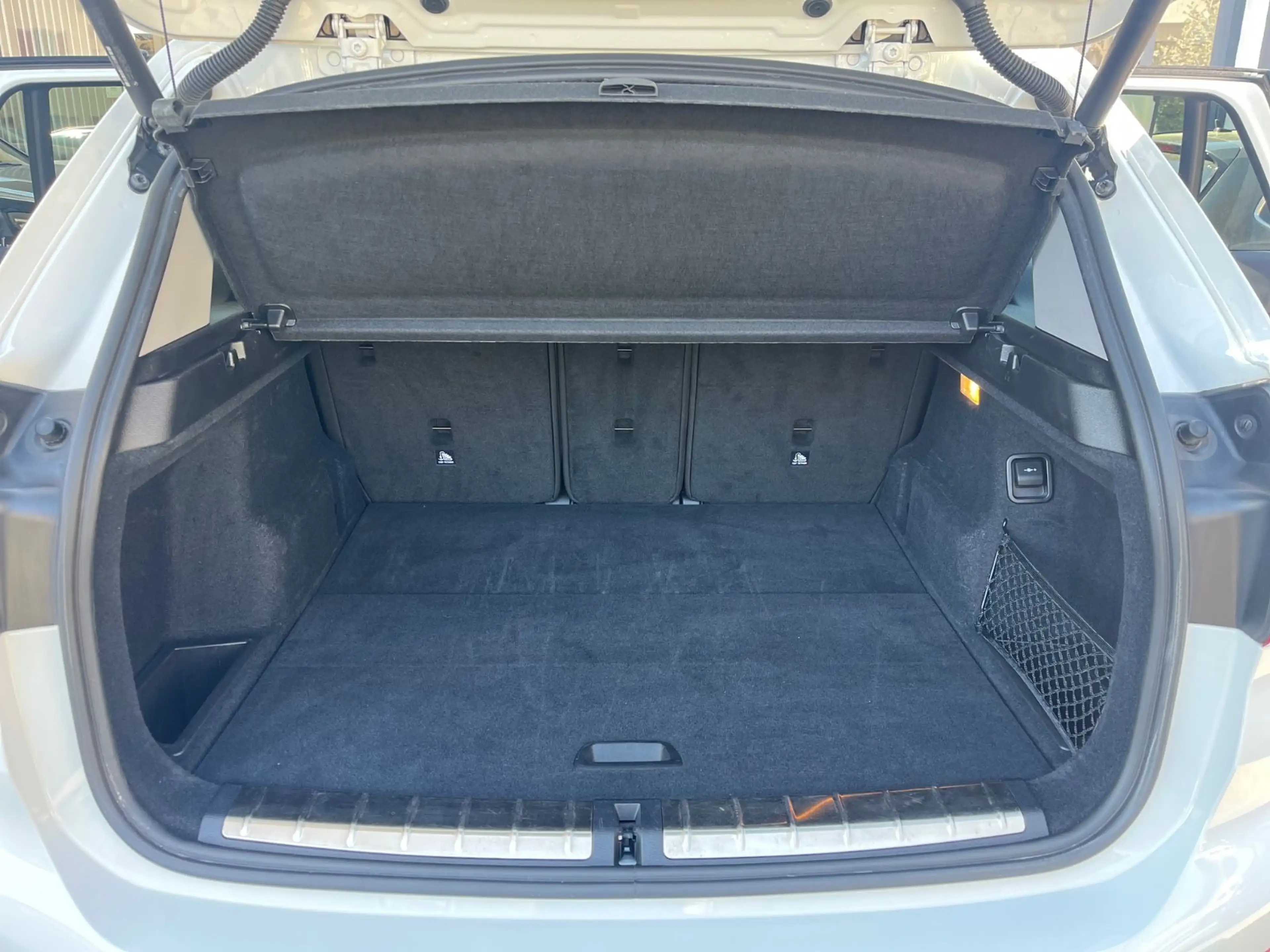 BMW X1 xDrive 18d Aut. Navi+LED+DrivAss+R-Kamera — photo 14