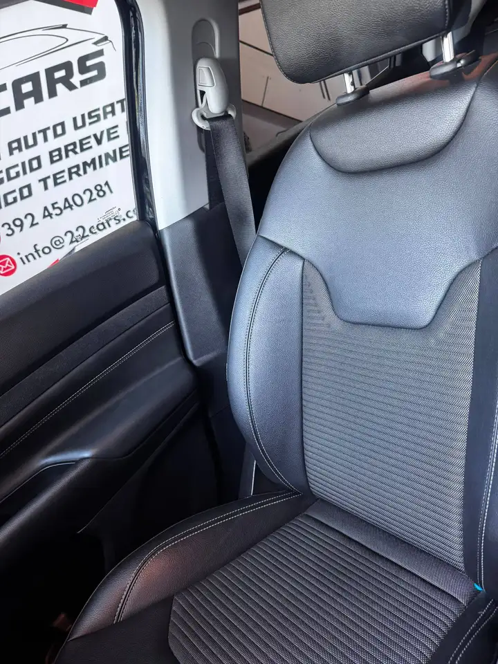 Jeep Compass II 2023 1.3 turbo t4 phev Longitude 4xe auto, миниатюра 13