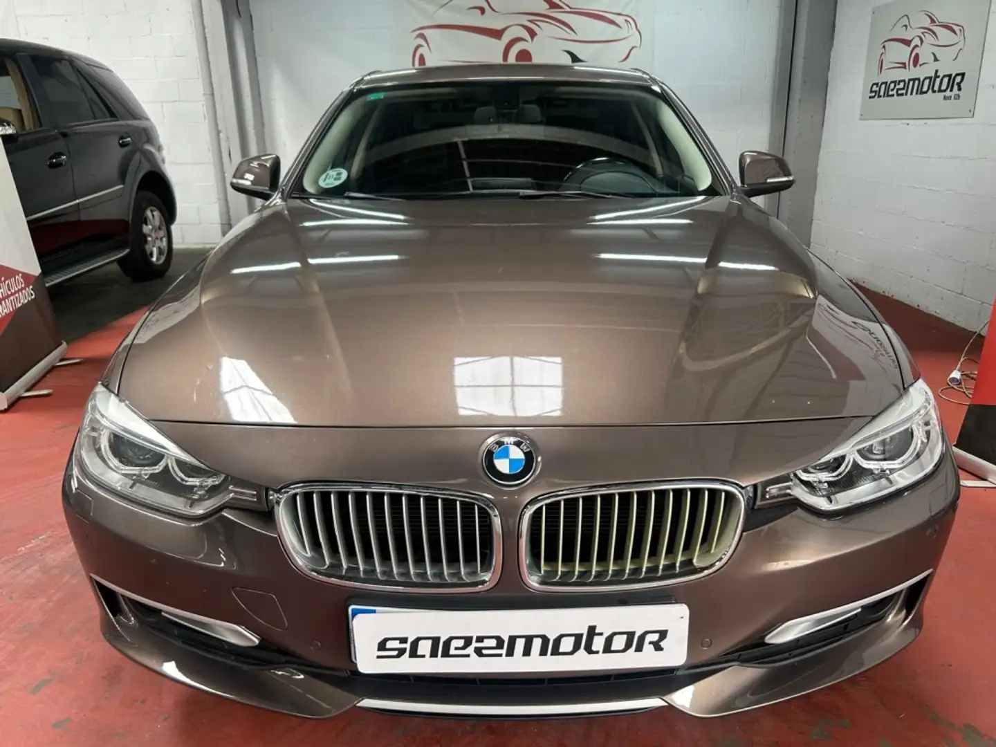BMW 318 318d Modern Marrón - 2