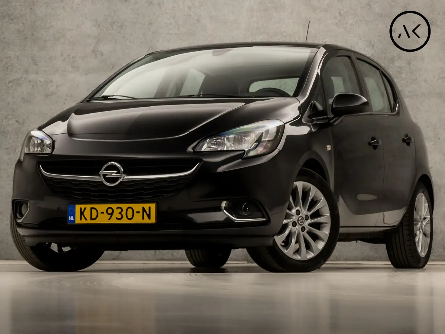 Opel Corsa 1.4 Innovation Sport Automaat (APPLE CARPLAY, 5-DE Zwart - 1