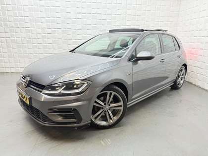 Volkswagen Golf 1.5 TSI Highline R LINE PANO VIRTUAL CAM ACC