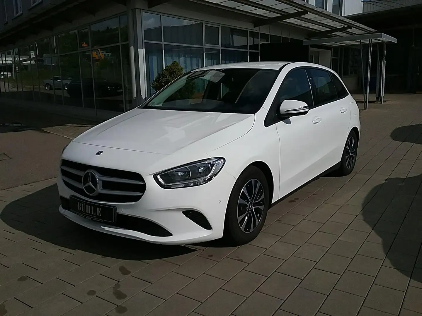 Mercedes-Benz B 180 +AHK+BUSINESS-PAKET+MBUX NAVI+LM-FELGEN+EINPARKHIL bijela - 1