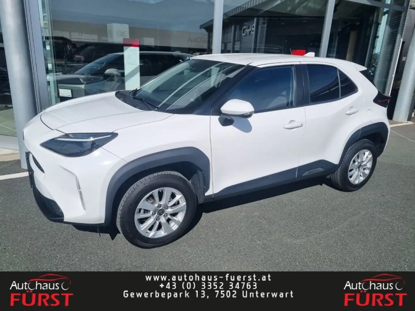 Toyota Yaris Cross Cross 1,5 l Petrol 4x2, Active Weiß - 1