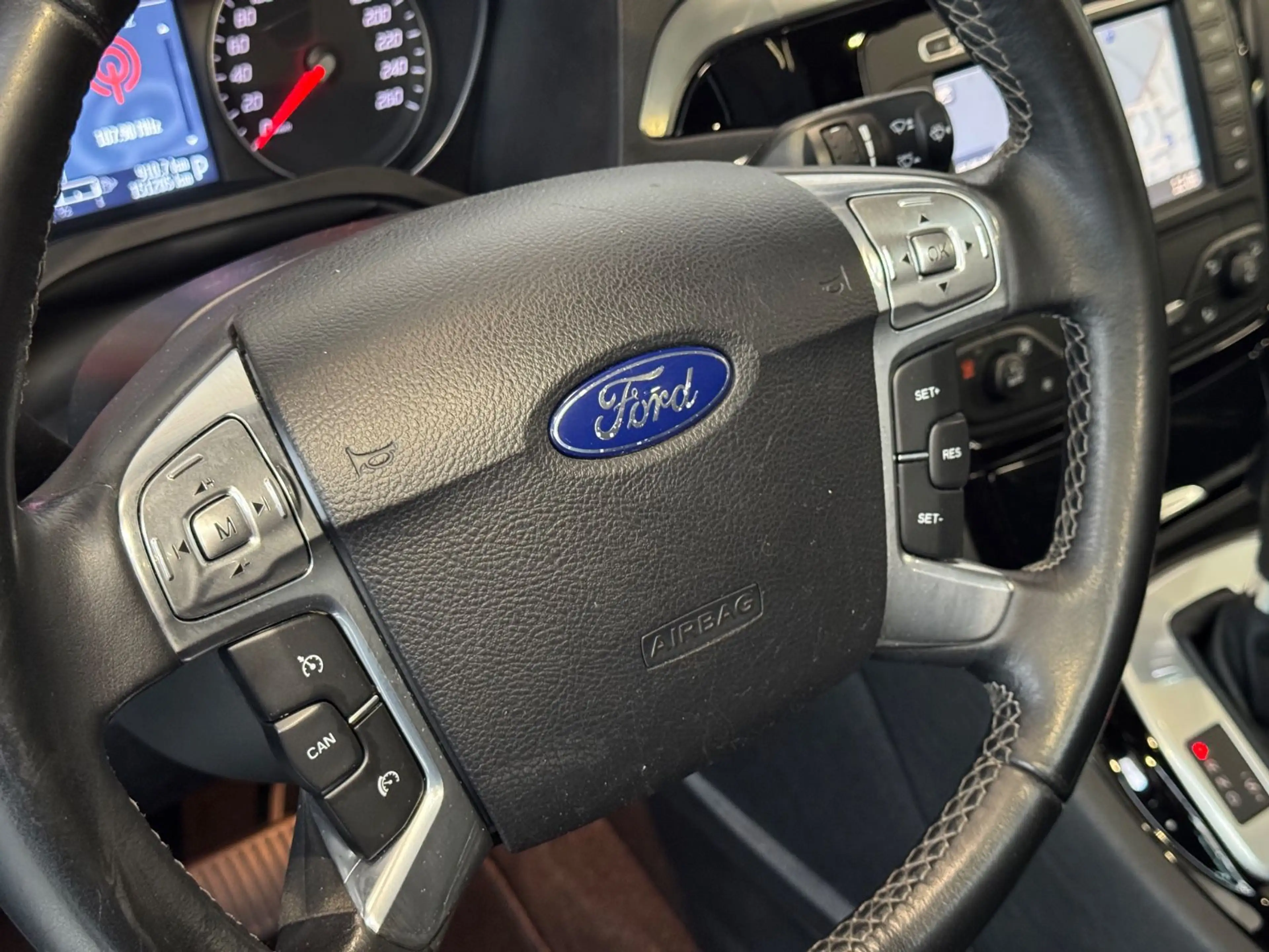 Ford S-Max S-MAX Titanium/Aut./7-Sitzer/Xenon/Nav./Pano — photo 11