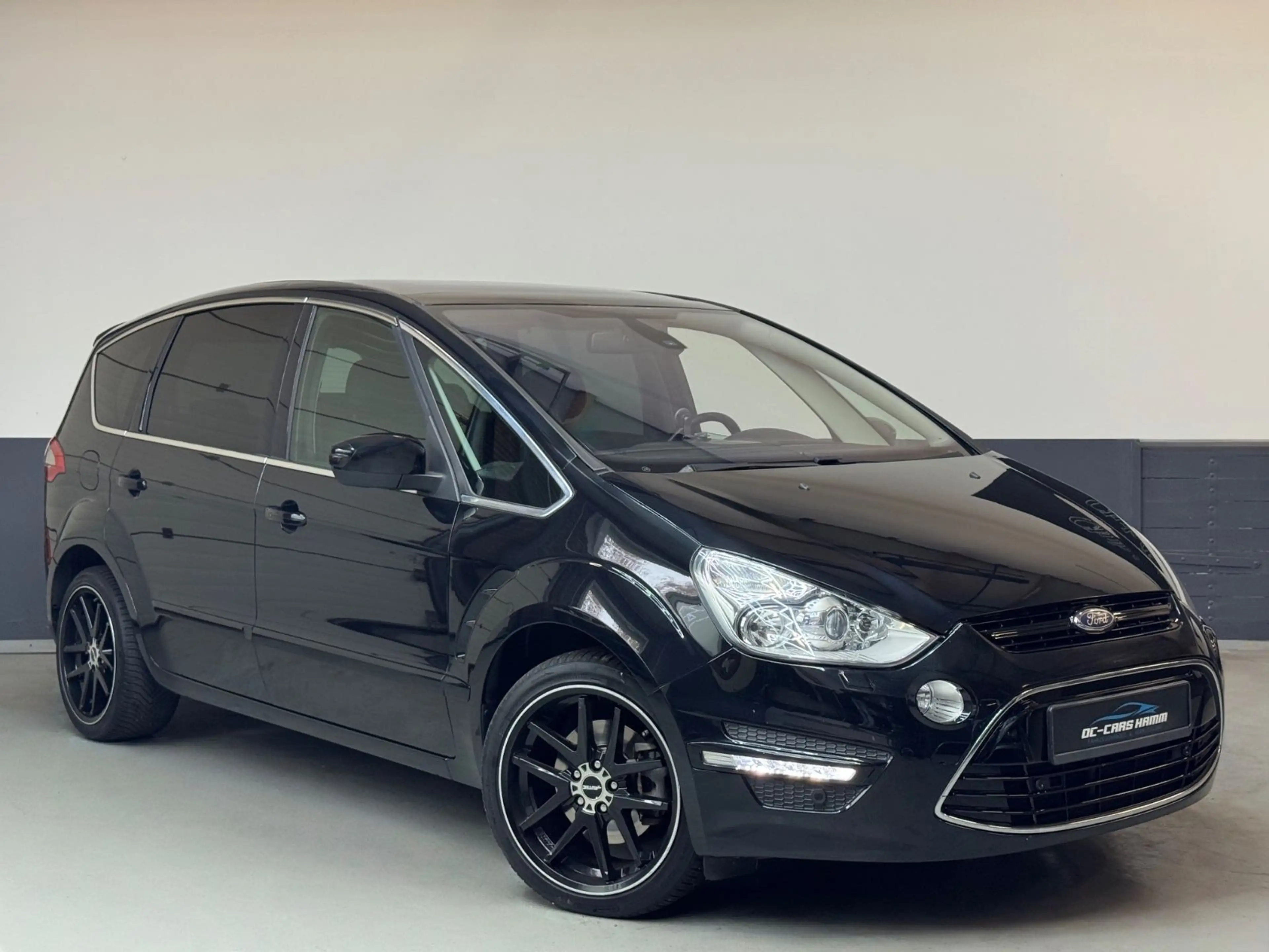 Ford S-Max S-MAX Titanium/Aut./7-Sitzer/Xenon/Nav./Pano — photo 2
